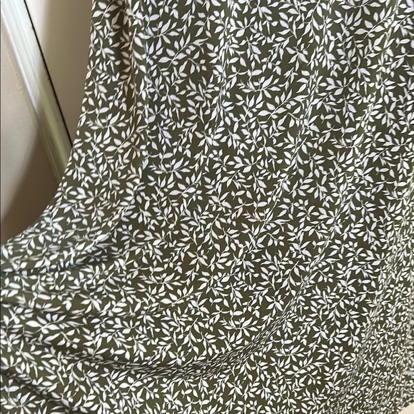 White and Green Maxi Slip Skirt for Resort Wear - Picture 3 of 8